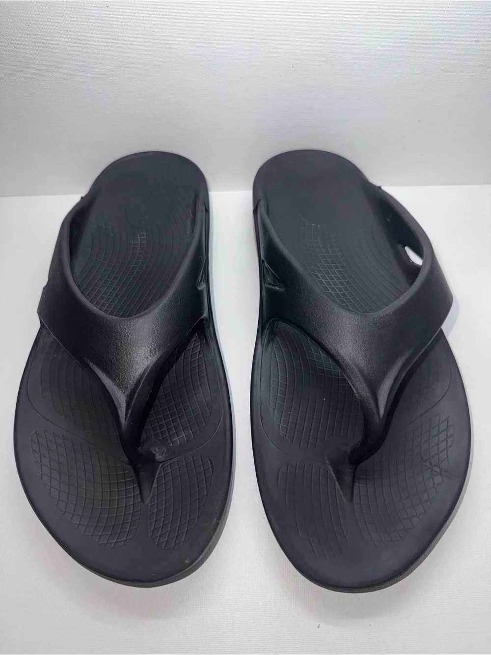 OOFOS Black Men's Comfort Recovery Flip-Flops